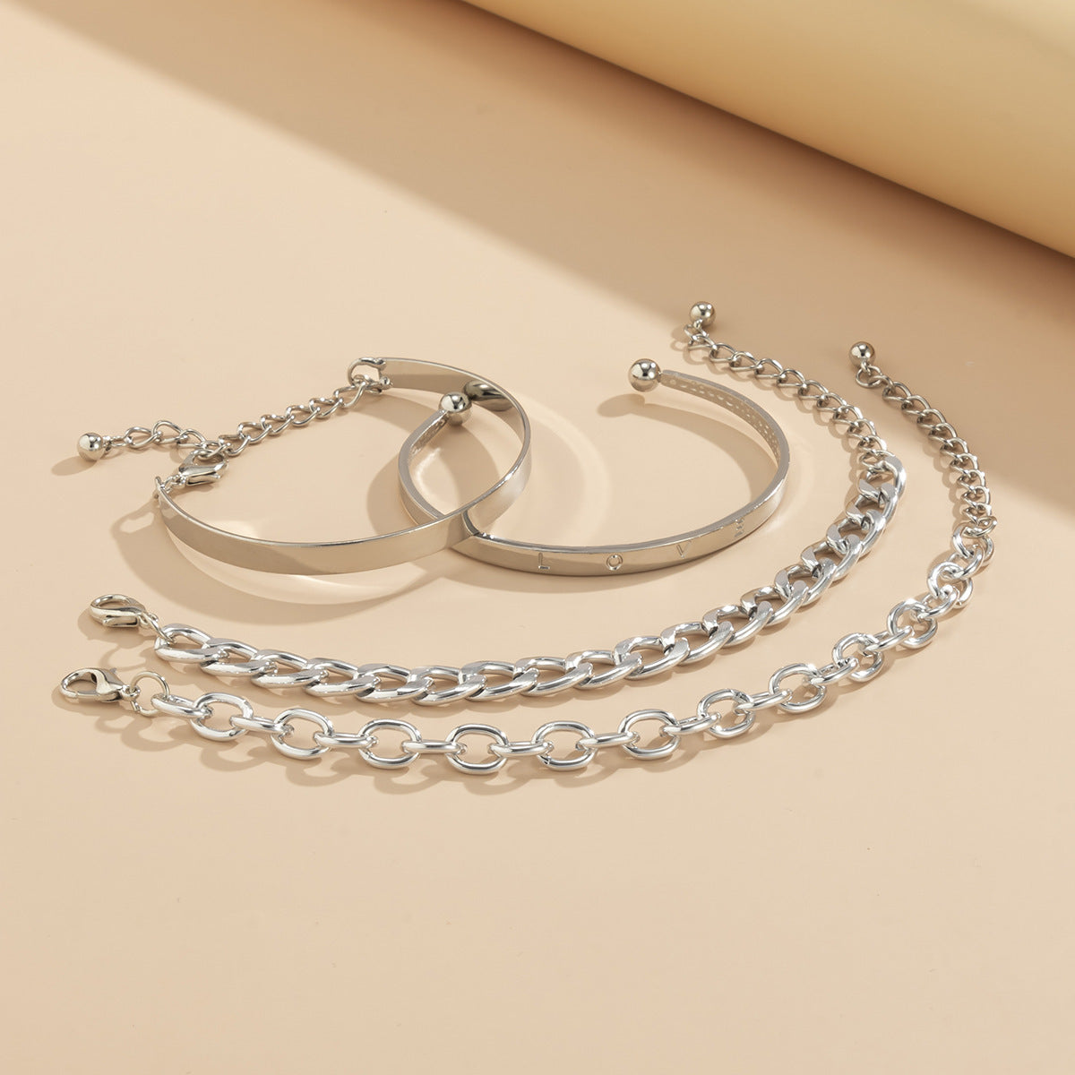 Schlichtes und glattes C-förmiges Hohlkettenarmband-Set