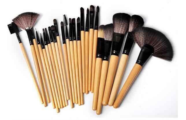 Gift Bag of 24 Pcs Makeup Brush Set for Flawless Beauty - Swefashionstore