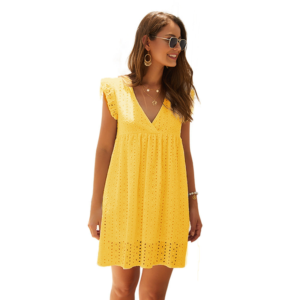 Sommerkleid aus Baumwolle mit V-Ausschnitt und kurzem Rock in Volltonfarbe