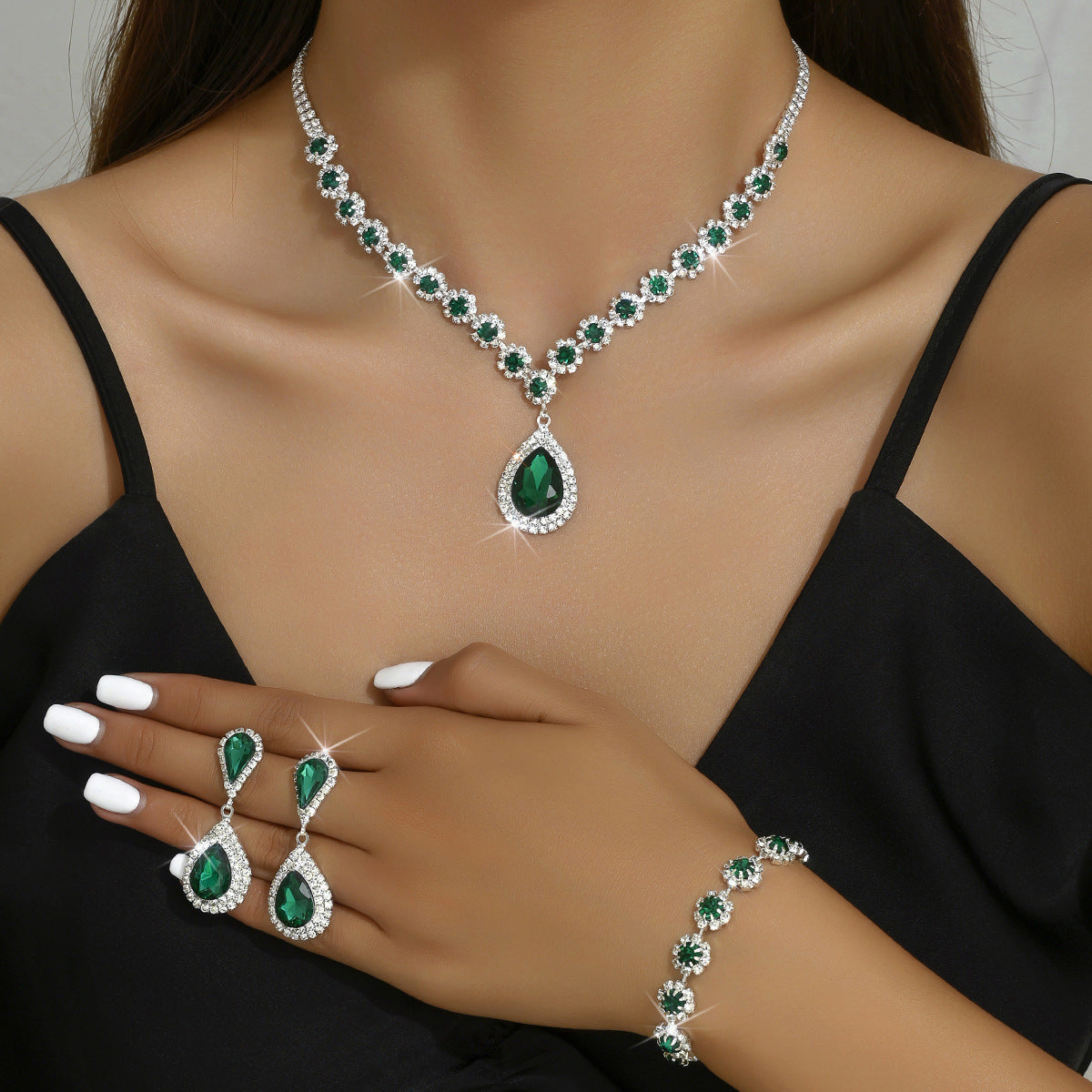 Fashion Jewelry Necklace Bracelet Three-piece Set