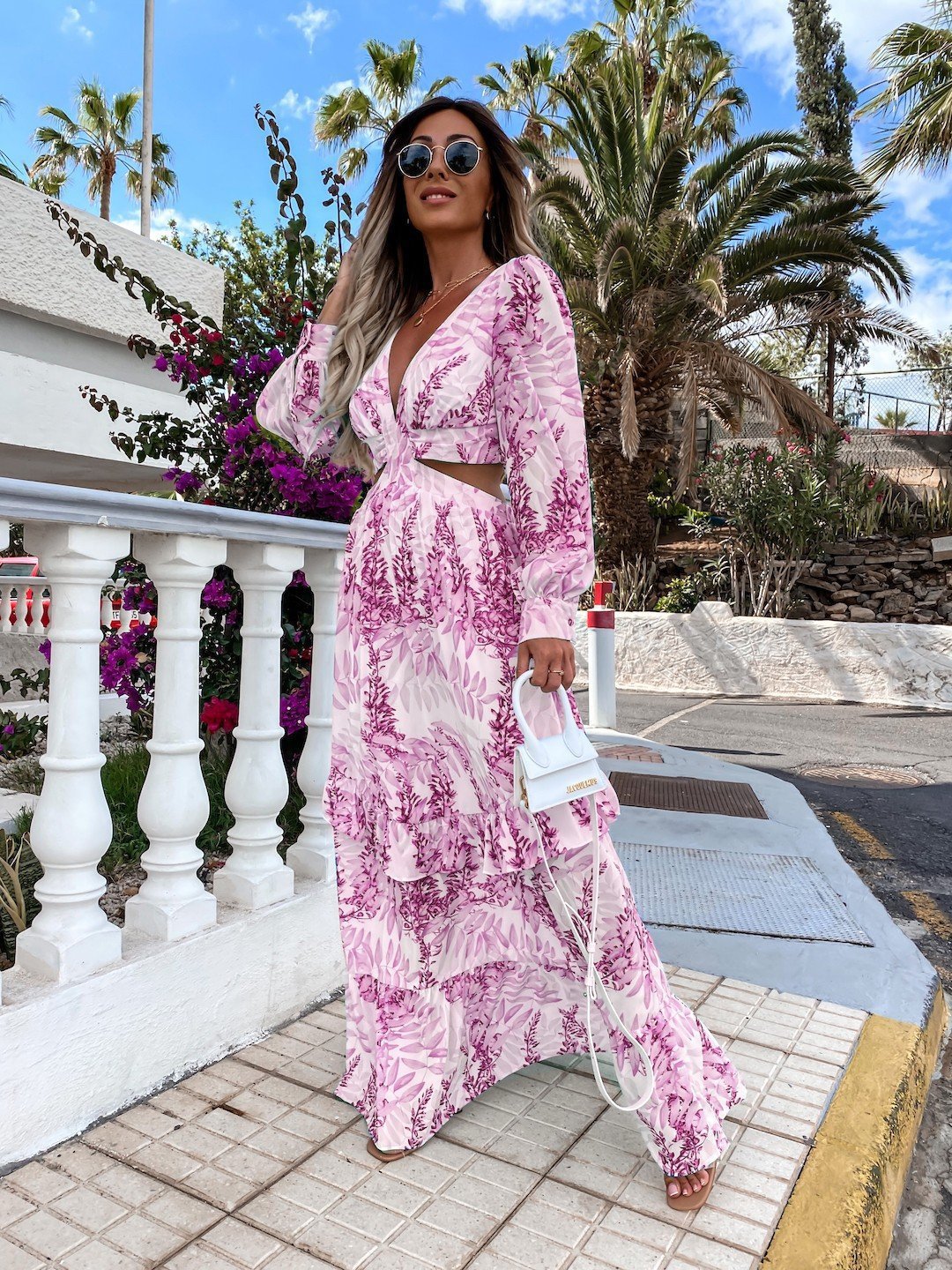 Elegant Women's Hollow Floor V-neck Long-sleeved Dress