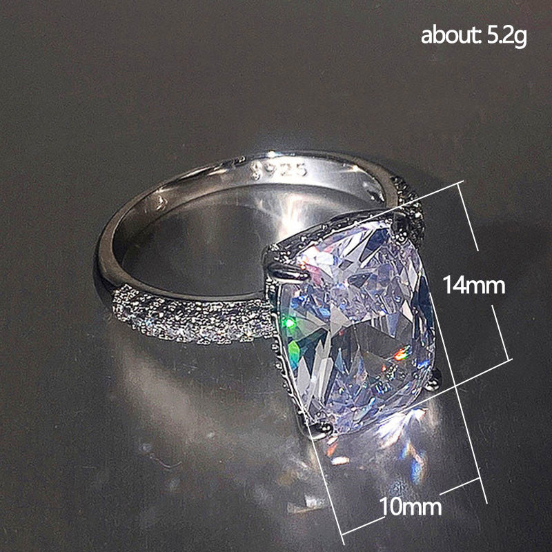 Vier-Krallen-Ring mit weißem quadratischem Diamanten, großer Zirkon