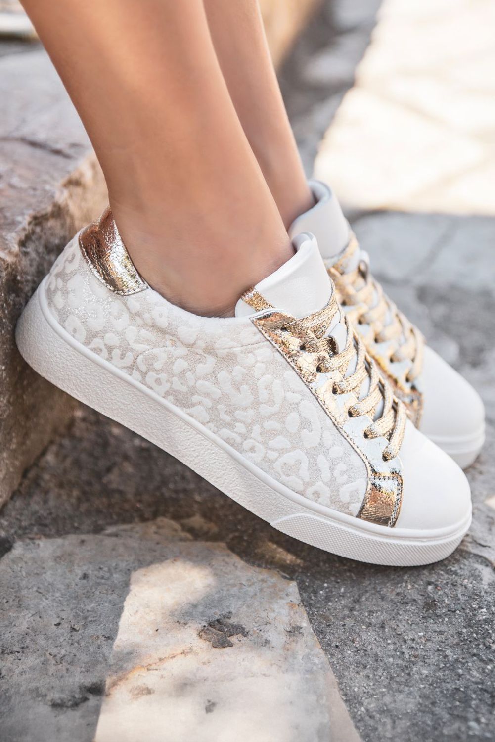 Vintage Leopardenmuster weiße Schuhe