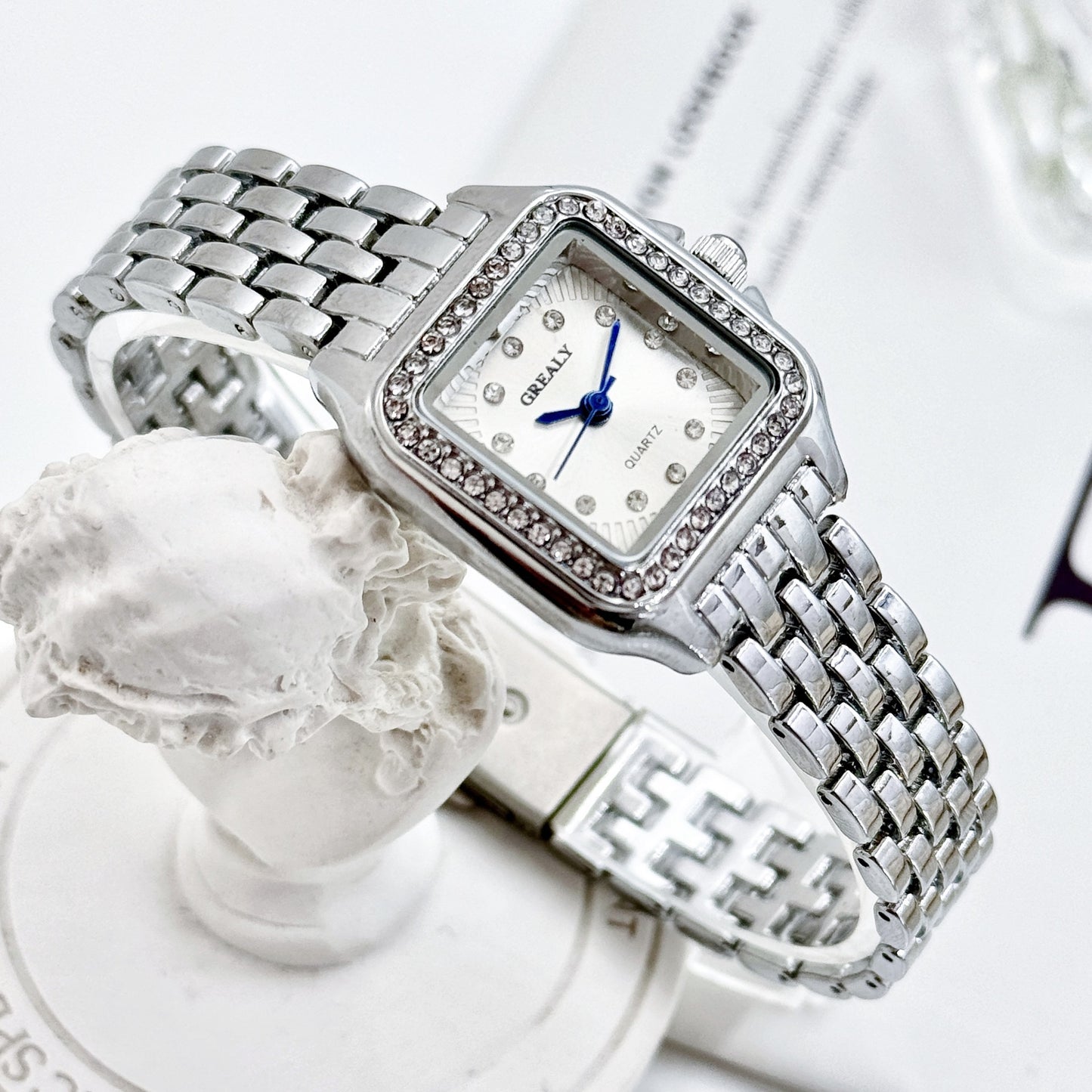Classic Retro-Square Waterproof Women's Diamond-embedded Watch