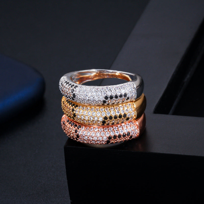 EINFACHER und exquisiter Ring mit Zirkonia und Strasssteinen