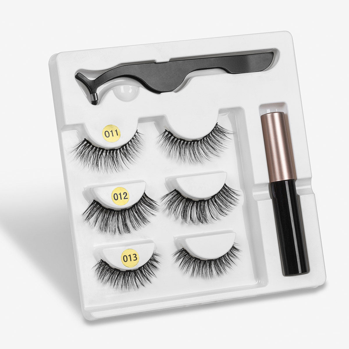 Künstliche Wimpern mit Magneten