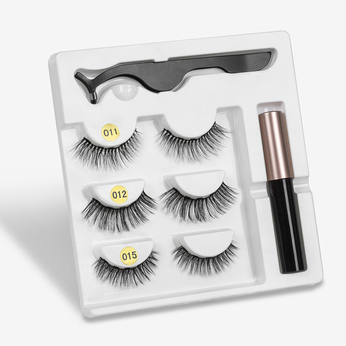 Künstliche Wimpern mit Magneten