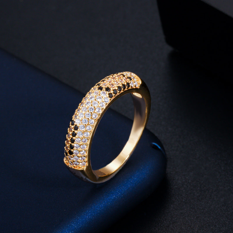 EINFACHER und exquisiter Ring mit Zirkonia und Strasssteinen