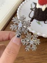 Cyrstal Snowflake Pearl Hair Clip Winter Girls Small Sweet Bobby Pins Women Fashion Retro Flower Hairside Headwear Accessories Hair Jewelry - Swefashionstore